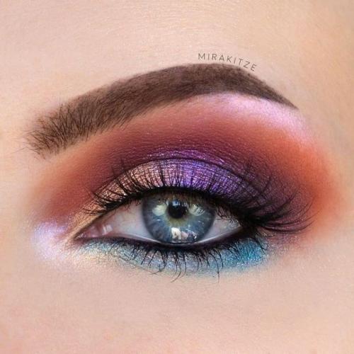 Какие продукты используются для смоки омбре. Радужные ожидания: как выглядят цветные смоки-айз?