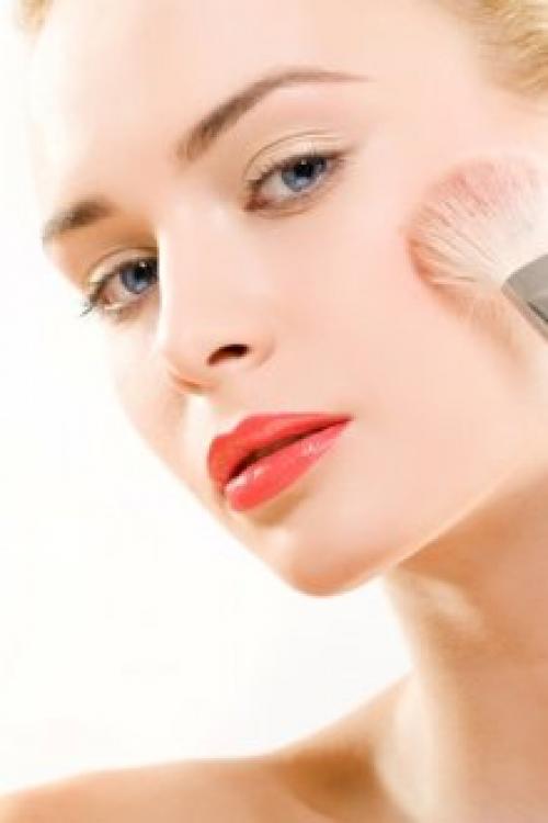 Как правильно наносить румяна в шариках. Кому больше всего подходят