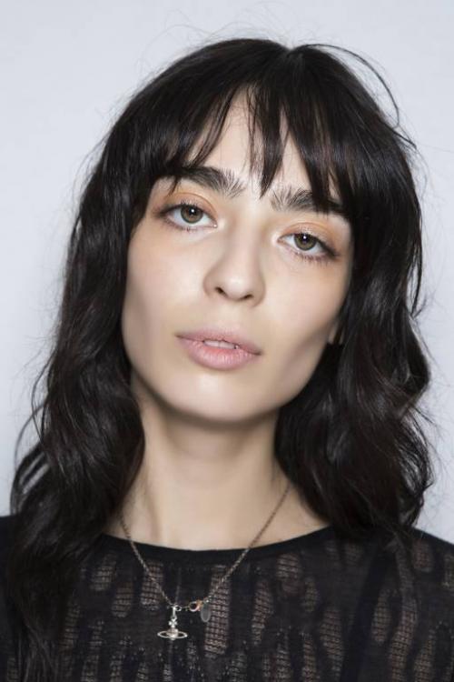 Румяна для брюнеток с зелеными глазами. Макияж для брюнеток с зелеными глазами: пошаговая инструкция