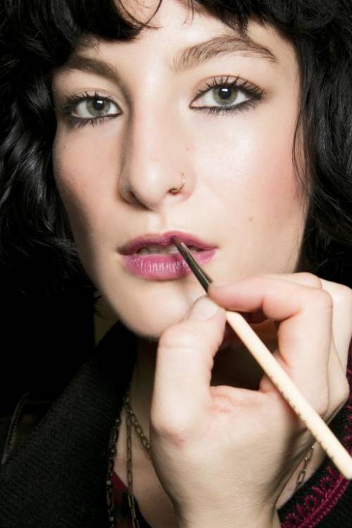 Румяна для брюнеток с зелеными глазами. Макияж для брюнеток с зелеными глазами: пошаговая инструкция