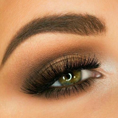 Макияж для зеленых глаз и темных волос