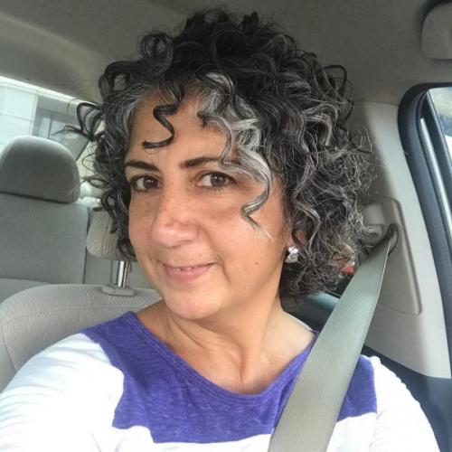 Стрижки на вьющиеся волосы кому з. Стрижки для женщин после 50, которые молодят