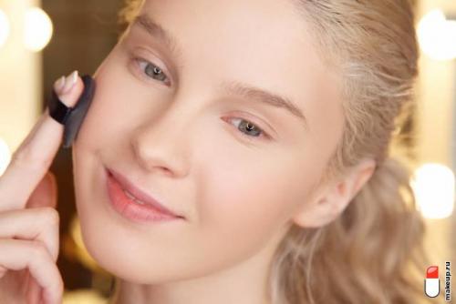 Лучшие румяна для светлой кожи. Какие цвета румян подходят блондинкам?