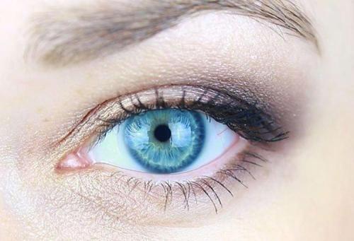 Тонкости макияжа для нависшего века с пошаговыми уроками. Правильный макияж для нависшего века