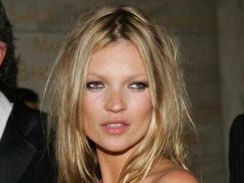 Как создать вечерний образ с помощью одной палетки теней. С корабля на бал: 10 советов визажистов, как быстро превратить нюдовый макияж в вечерний