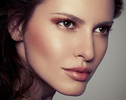 Как наносить тени на веки. Правильное нанесение теней: базовые правила и необходимые компоненты 23