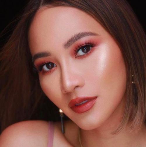 Как правильно и куда и чем наносить хайлайтер на лицо. Хайлайтер: подробное бьюти-досье