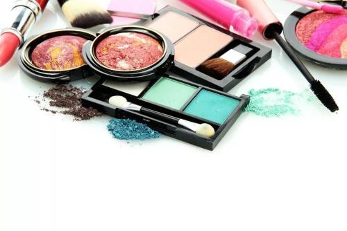 Проблема сроков годности косметики: как отличить действительную дату от фальсифицированной 10