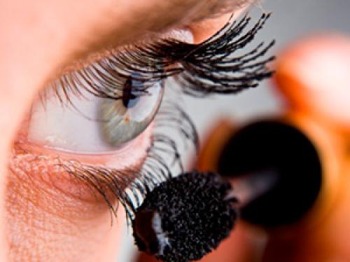 Где хранить новую тушь для ресниц: 5 лучших мест для хранения 04