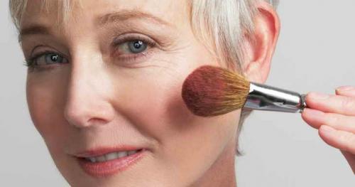 Лучшие тени для возрастного макияжа. Особенности возрастного макияжа