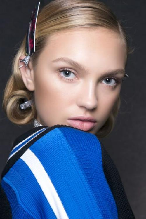 Палетки теней для голубых глаз. Небесный цвет: лучшие идеи повседневного макияжа для голубых глаз