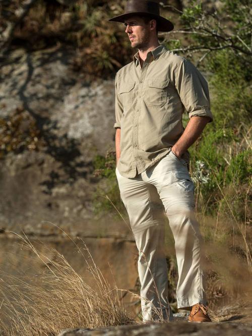 Хлястик на рукаве рубашки. В мире вещей. Рубашки и сорочки, част.  Рукава и манжеты