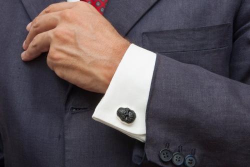 Хлястик на рукаве рубашки. В мире вещей. Рубашки и сорочки, част.  Рукава и манжеты