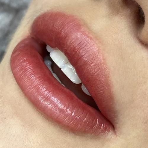 Сколько длится процедура перманентного макияжа. Сколько делается татуаж бровей по времени? 08