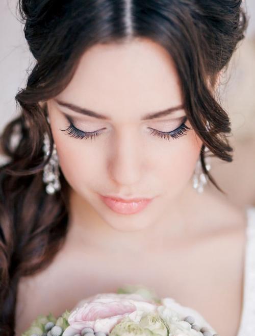 Шикарный свадебный макияж для зеленых глаз. Цвет волос и палитра теней 01