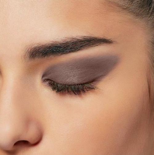 Сатиновые тени: для чего нужны и как их наносить