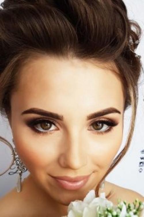 Нежный макияж на свадьбу для карих глаз. Особенности свадебного макияжа для карих глаз