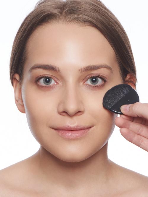 Как самой сделать себе свадебный макияж. Свадебный макияж для невесты – техника выполнения 31