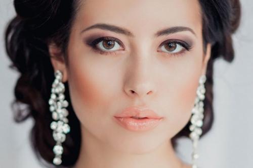 Как самой сделать себе свадебный макияж. Свадебный макияж для невесты – техника выполнения 36