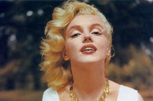 Метаморфозы во внешности Мэрлин Монро. 4 недостатка Мэрилин Монро, которые она умело скрывала от поклонников 11