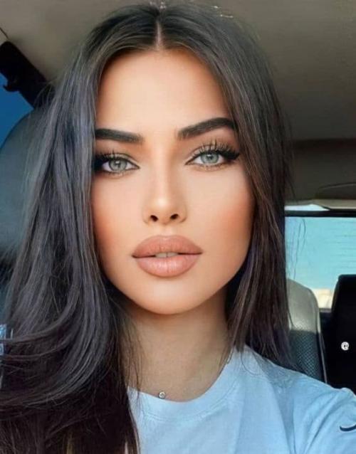 Нежный макияж на свадьбу для голубых глаз. Макияж для голубых глаз