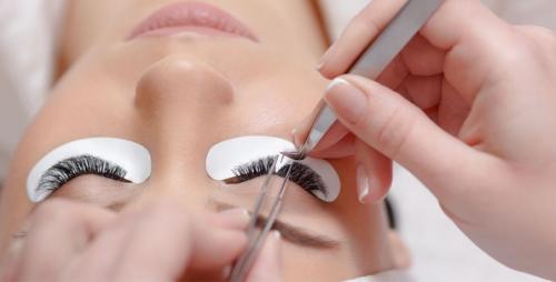 Какой изгиб ресниц выбрать при нависшем веке. Выбираем объем ресниц и изгиб волосков для наращивания