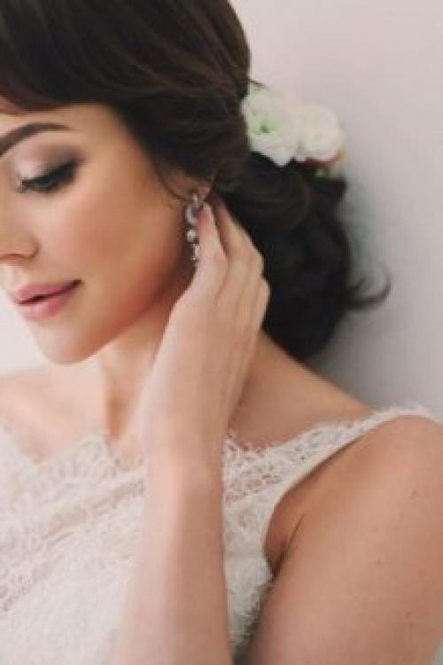 Нежный макияж на свадьбу для карих глаз. Особенности свадебного макияжа для карих глаз