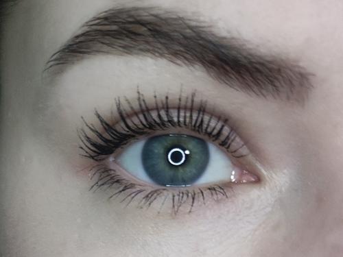 Как использовать тушь для ресниц, чтобы добиться максимального объема