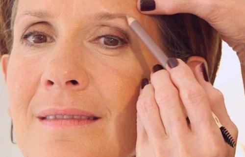 Макияж 40 лет. Как сделать омолаживающий макияж кому за 40 в домашних условиях: фото и видео