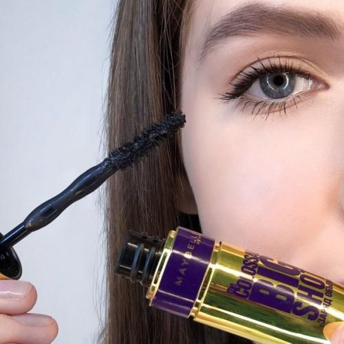 Как сделать ресницы более объемными и густыми. Как сделать ресницы визуально длиннее с помощью туши?