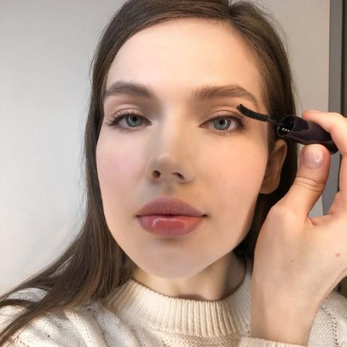 Как правильно применять тушь для ресниц, чтобы избежать смазывания и размазывания