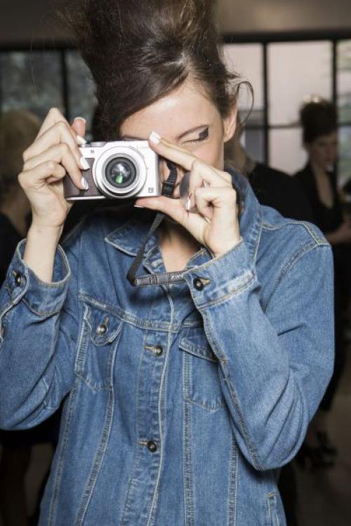 Как нанести тушь, чтобы она выглядела идеально на фотографиях. Ошибки в макияже, которые портят фотографии