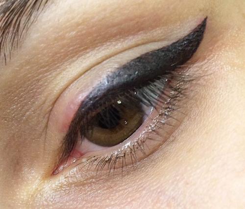 Межресничный татуаж до и после. Татуаж глаз: межресничный татуаж глаз, стрелки на глазах
