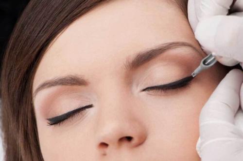 Межресничный татуаж до и после. Татуаж глаз: межресничный татуаж глаз, стрелки на глазах