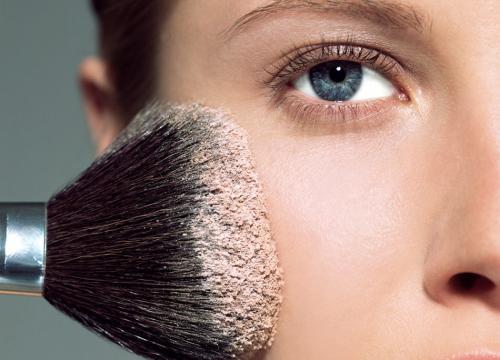 Какая пудра лучше рассыпчатая или компактная. Какая пудра лучше: рассыпчатая или компактная