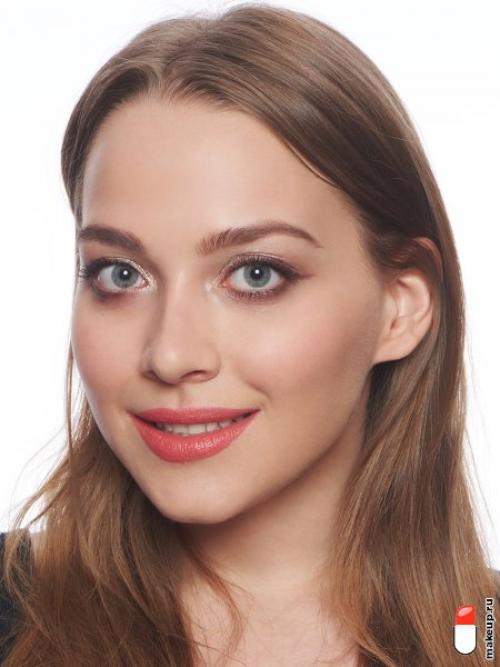 Как выбрать подходящий макияж для свадьбы. Свадебный макияж в зависимости от цвета глаз