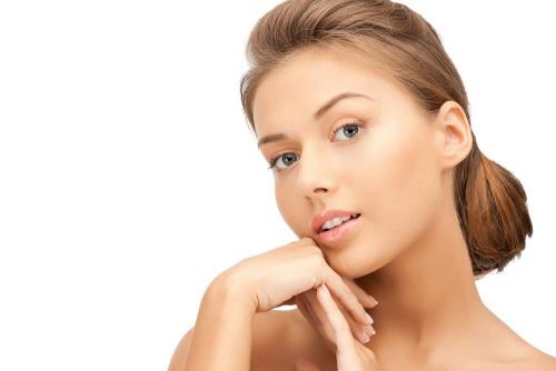 Бьюти-блогер раскрыла секреты идеальной макияжа: как накраситься быстро и эффективно 23