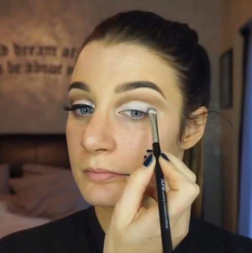 Какие секреты поделилась бьюти-блогер. Сами в шоке: дикие бьюти-приемы от блогеров, которые работают