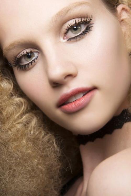 Какие типы туши можно использовать для наращенных ресниц. Вау-эффект: можно ли красить наращенные ресницы тушью?