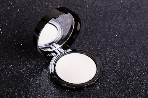 11 лучших рассыпчатых пудр для лица. GOSH Mineral Powder 10