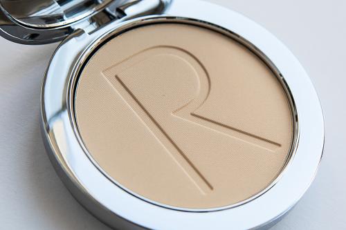 11 лучших рассыпчатых пудр для лица. GOSH Mineral Powder 20