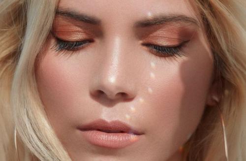 Какие ингредиенты содержит тональный крем для устранения прыщей?