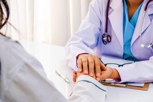 Лечение зубов во время месячных. Лечение 02