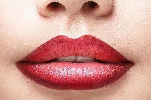 Мастерство в деталях: как выбрать идеальную кисть для нанесения губной помады 06