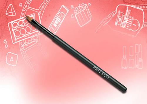 Revolutionizing Lip Makeup Application: The Retractable Brush 04 Revolutionizing Lip Makeup Application: The Retractable Brush 04