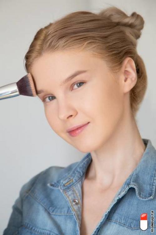 Можно ли использовать выкручивающуюся кисть для помады для других типов макияжа. Точно пригодится: 6 кистей для макияжа, которые должны быть у каждой девушки