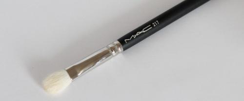 Как выбрать кисть для помады по размеру. Как правильно выбрать кисть для помады