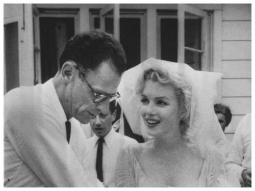 3 секрета привлекательности Мэрилин Монро. 8 правил «первого взгляда» 14