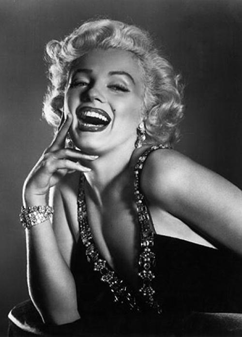 Как повторить макияж в стиле Мэрилин Монро. 8 секретов визажиста Мэрилин Монро, которые превратили обычную девушку в икону стиля 12