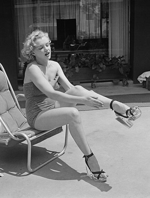 Как повторить макияж в стиле Мэрилин Монро. 8 секретов визажиста Мэрилин Монро, которые превратили обычную девушку в икону стиля 10